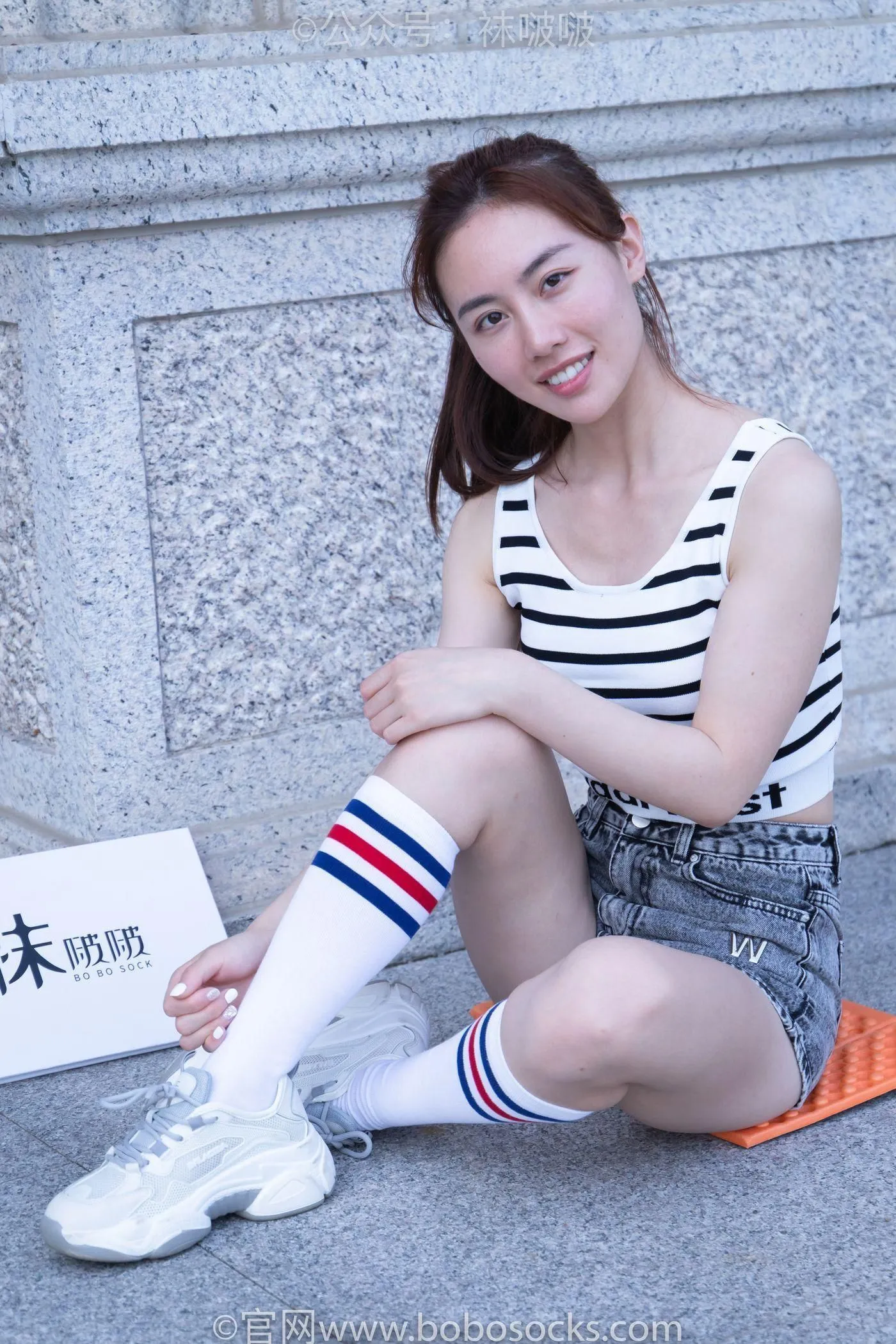 [BoBoSocks袜啵啵]NO.006 小米-运动鞋、白色小腿袜、裸足 [130P]插图